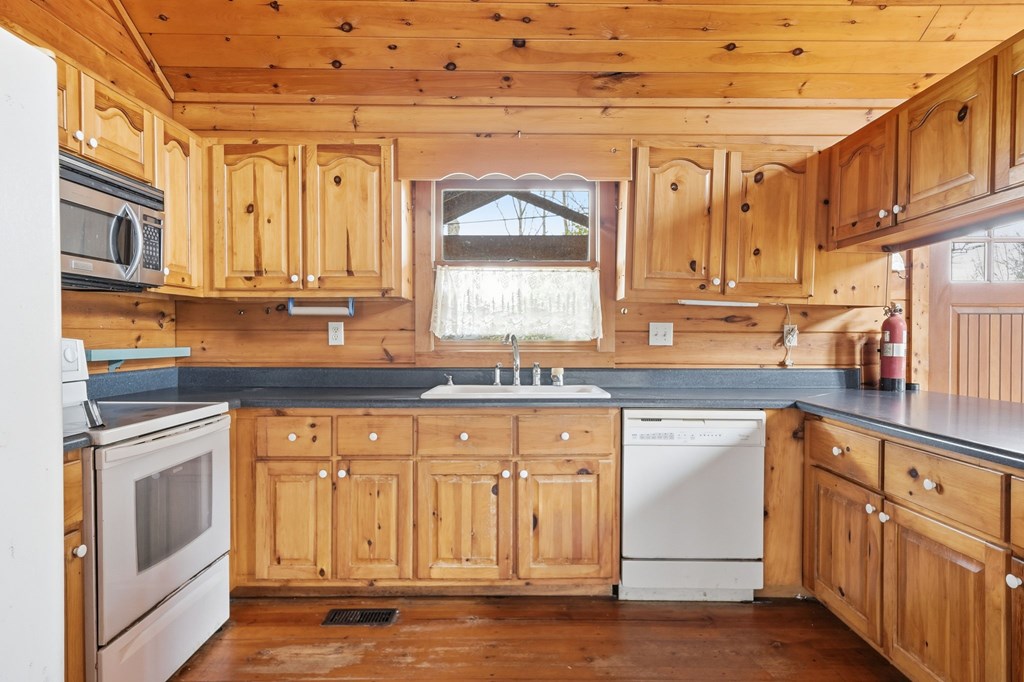 428588 Ellijay Residential