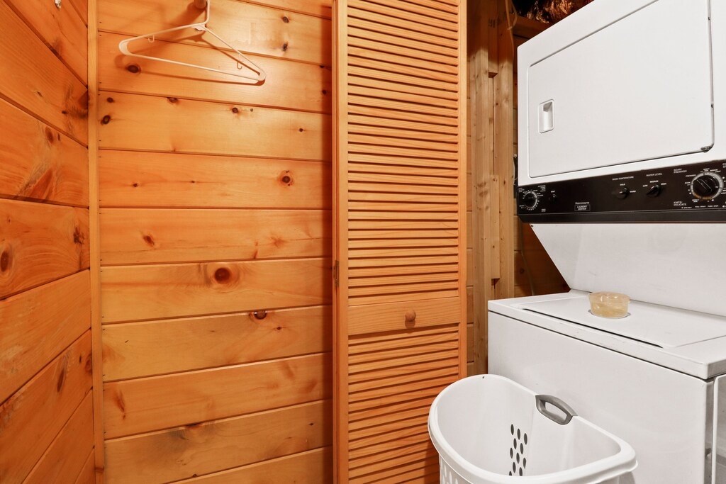 428591 Blue Ridge Residential