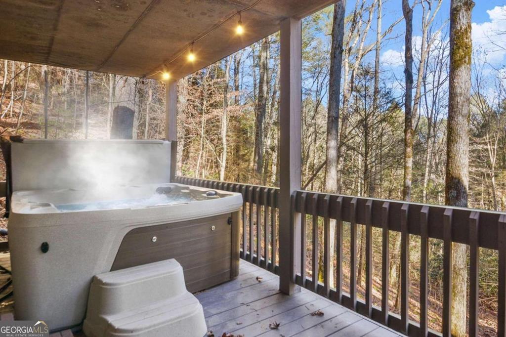 428591 Blue Ridge Residential