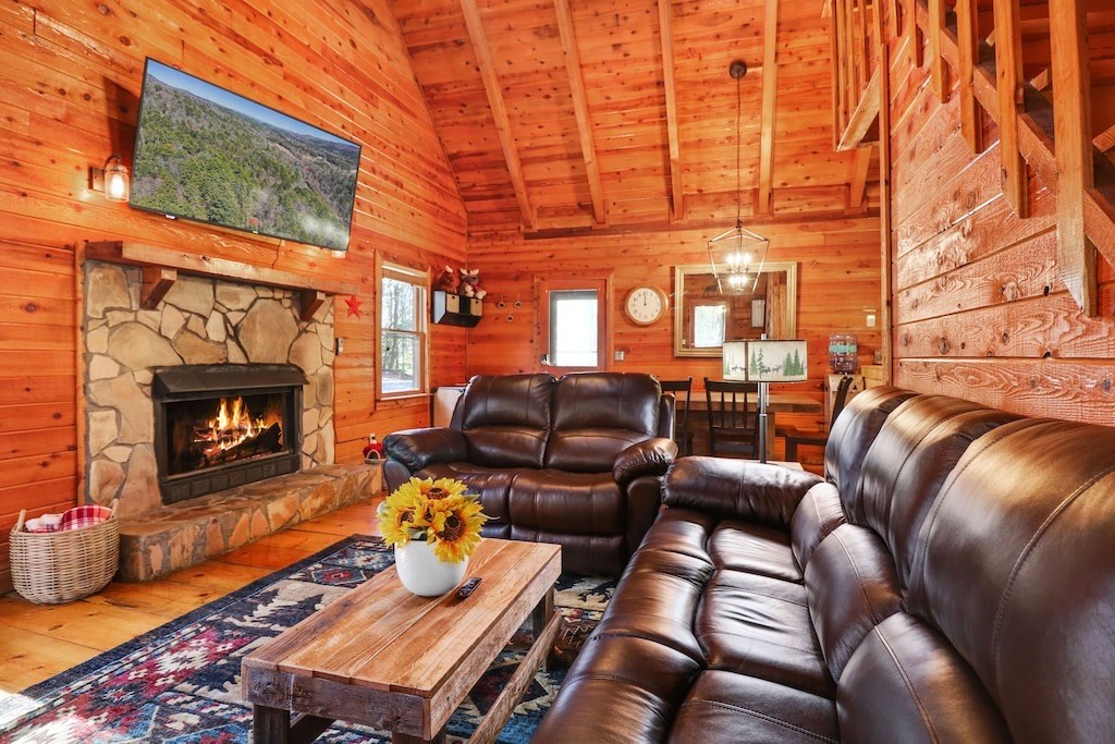 428591 Blue Ridge Residential