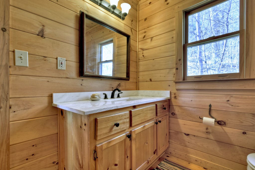 428596 McCaysville Residential