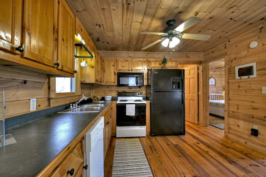 428596 McCaysville Residential