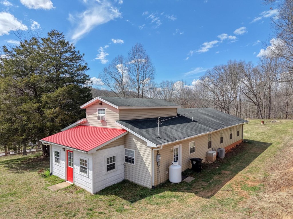 428598 Young Harris Residential