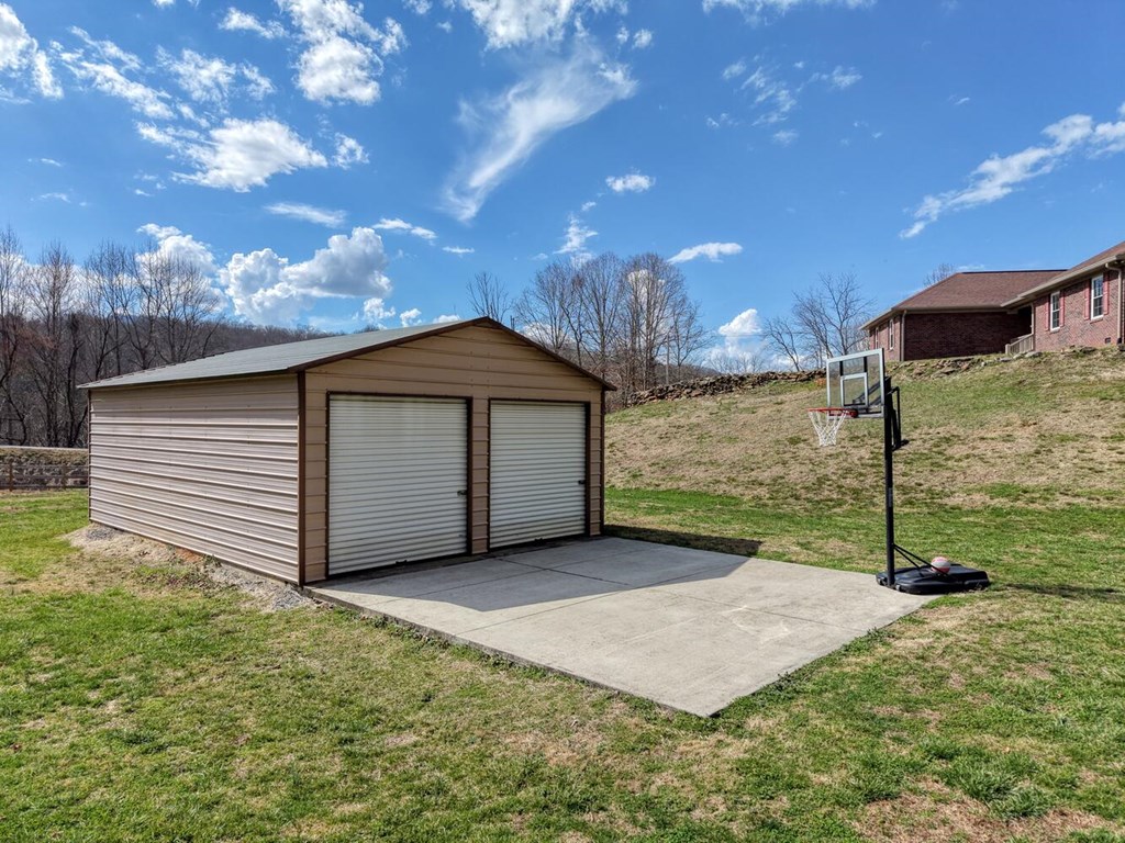 428598 Young Harris Residential