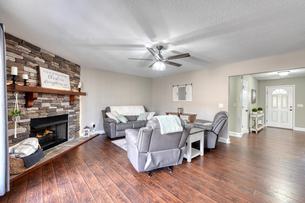 428598 Young Harris Residential