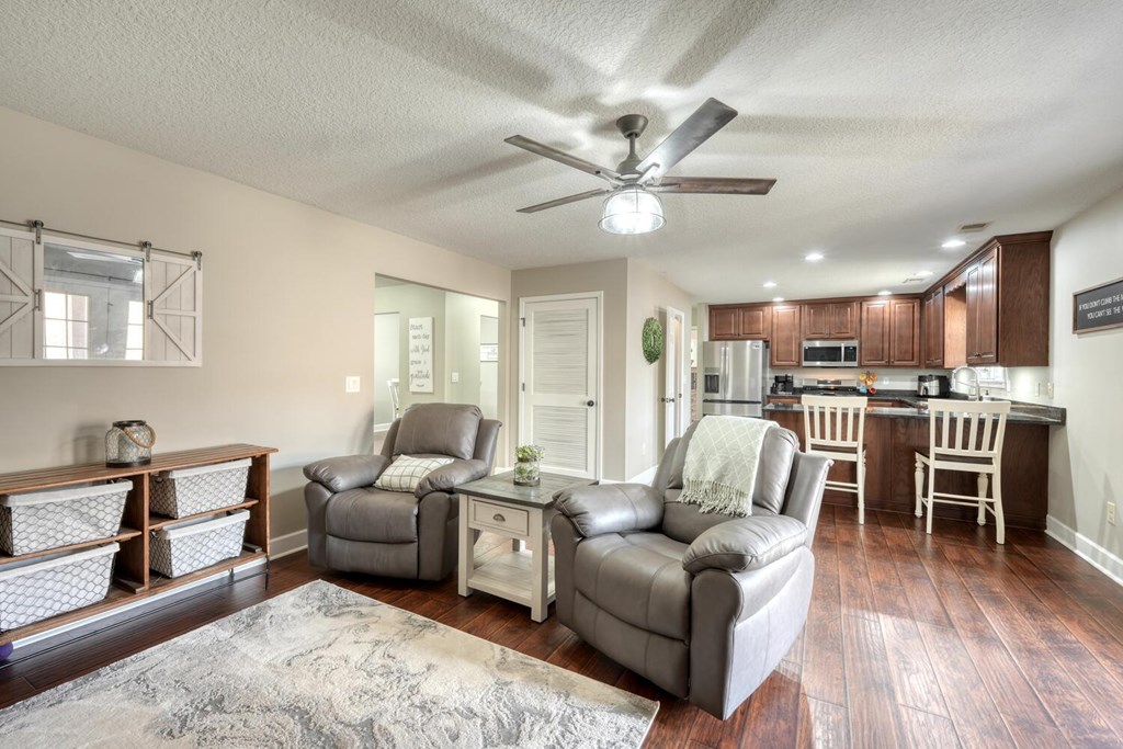 428598 Young Harris Residential