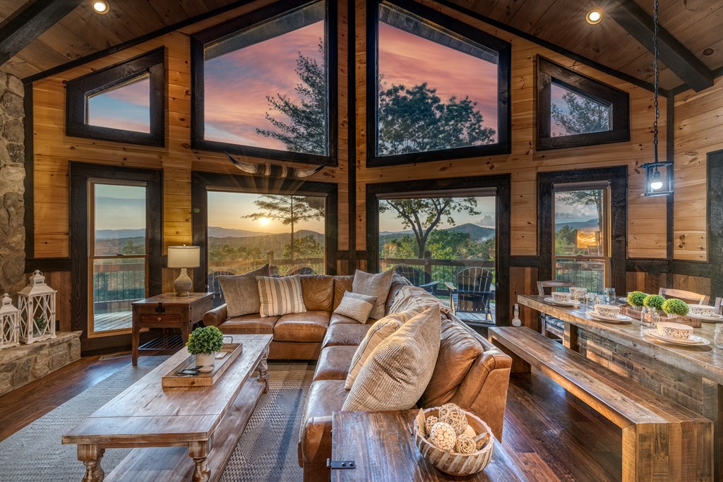 428602 Mineral Bluff Residential