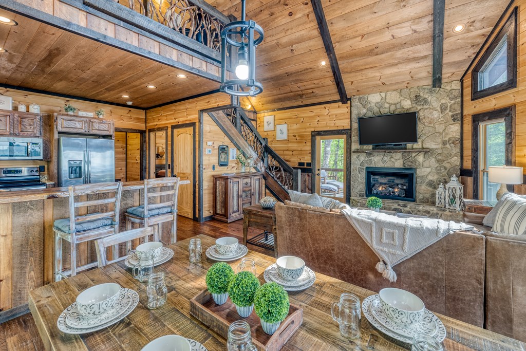 428602 Mineral Bluff Residential