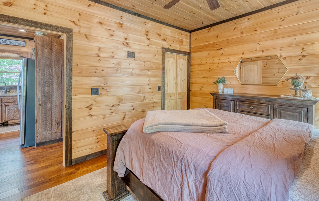 428602 Mineral Bluff Residential