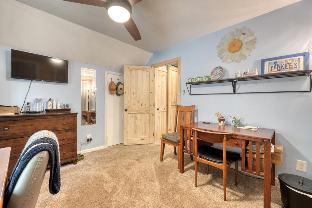 428609 Hayesville Residential