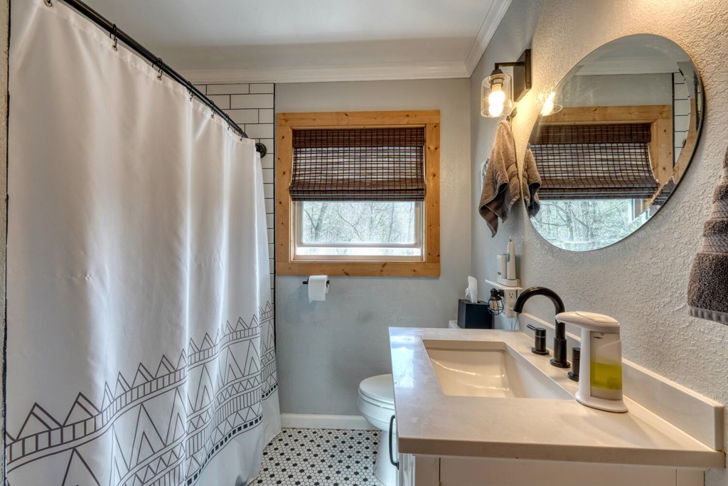 428609 Hayesville Residential