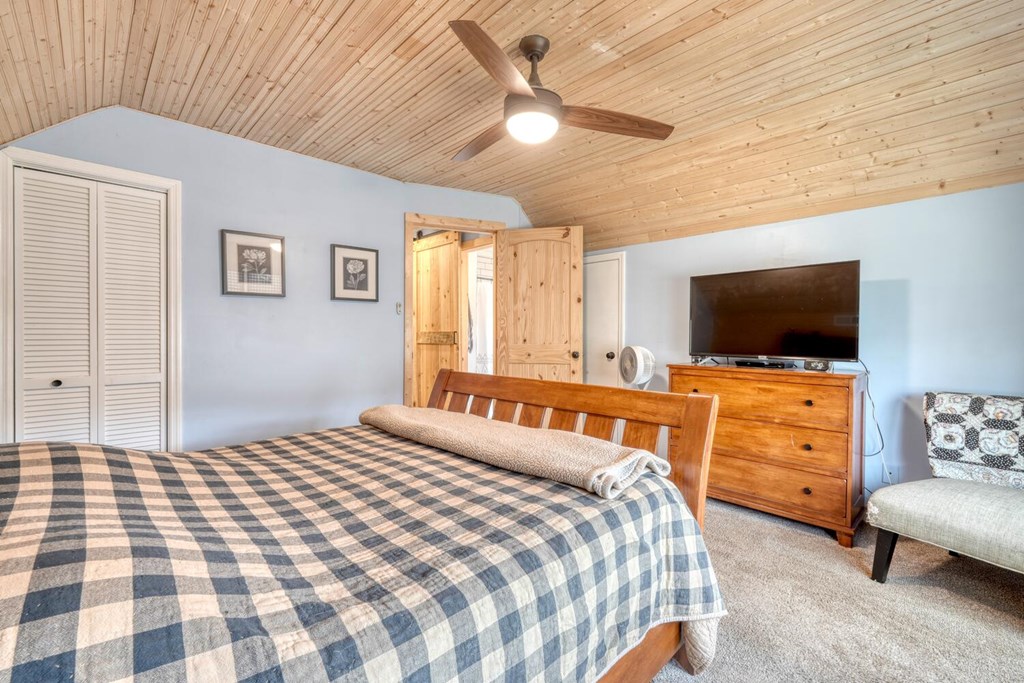 428609 Hayesville Residential