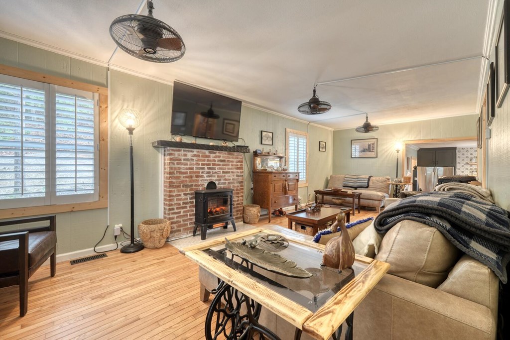 428609 Hayesville Residential