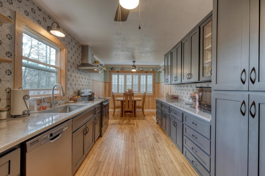 428609 Hayesville Residential