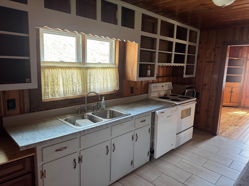 428621 Suches Residential