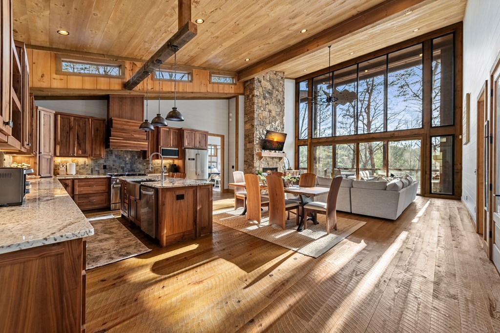 428635 Blue Ridge Residential