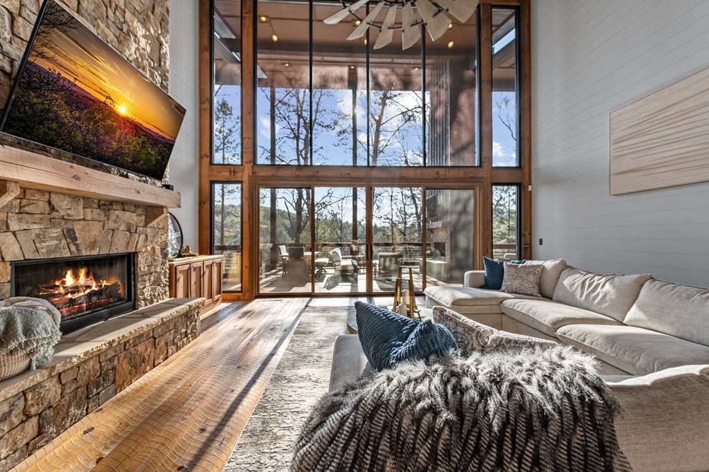 428635 Blue Ridge Residential