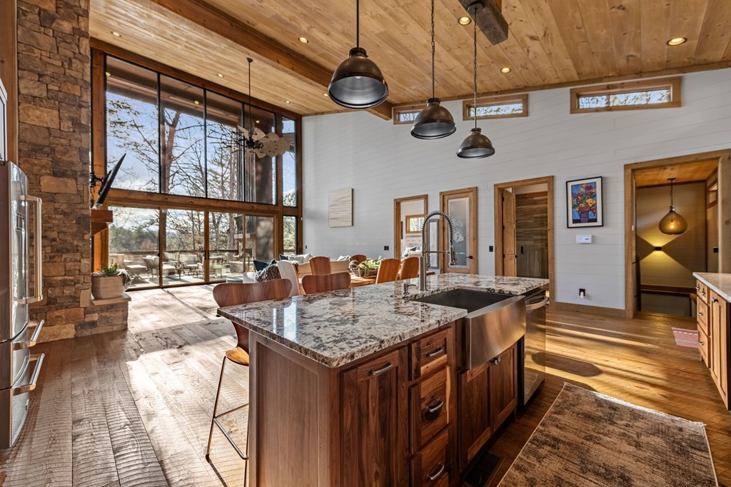 428635 Blue Ridge Residential