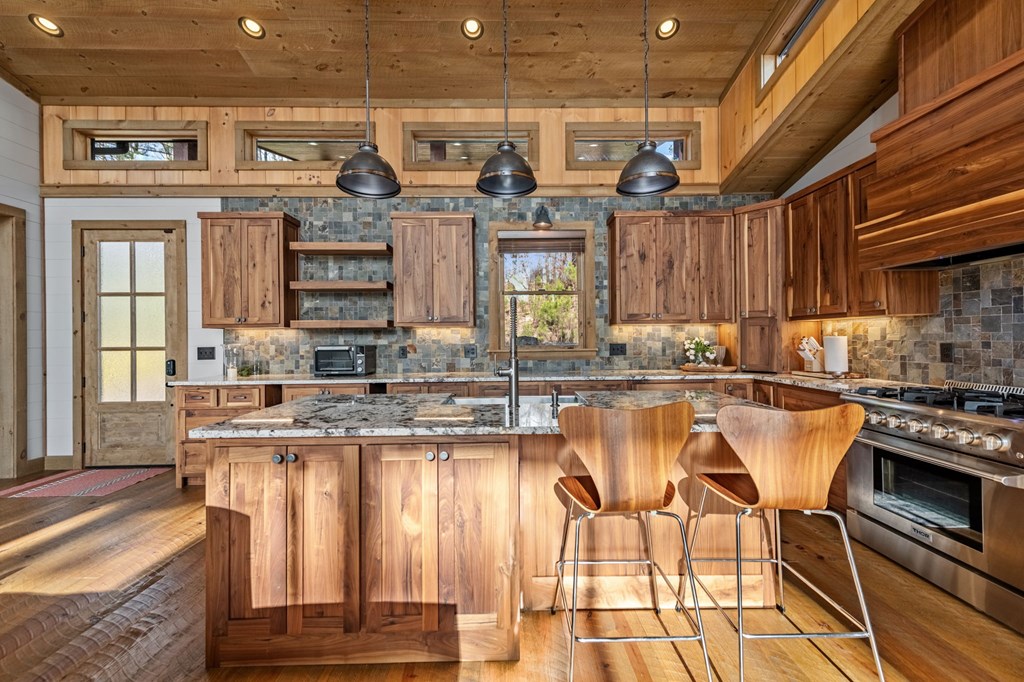 428635 Blue Ridge Residential