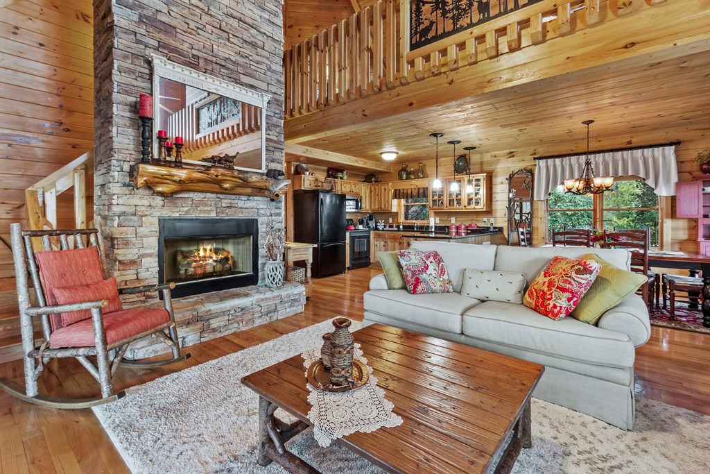 428641 Mineral Bluff Residential