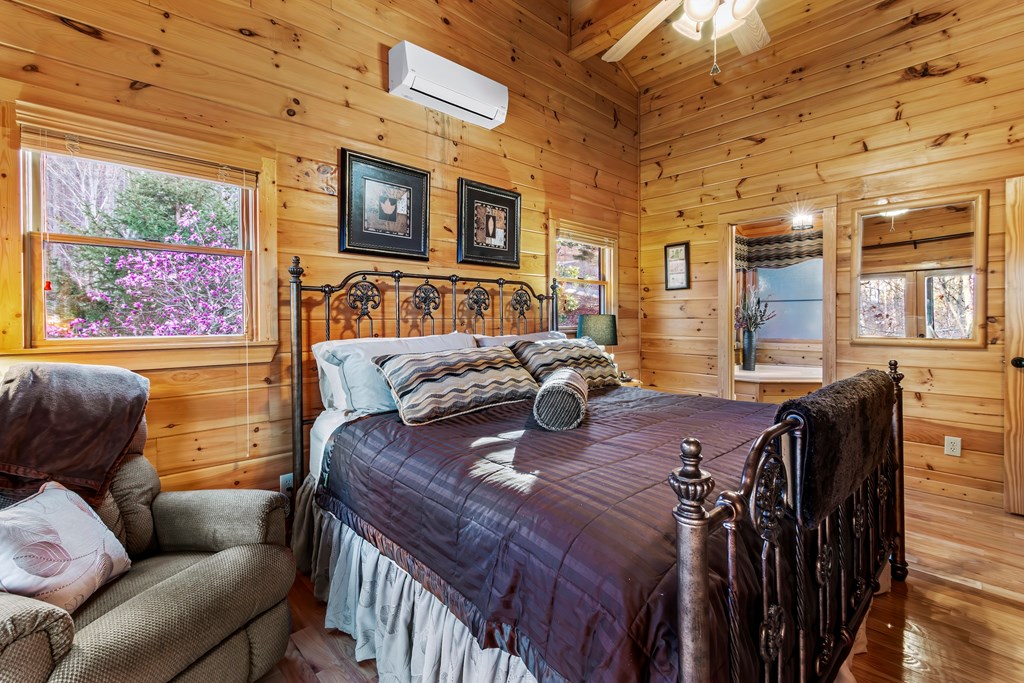 428641 Mineral Bluff Residential