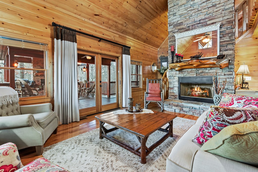 428641 Mineral Bluff Residential