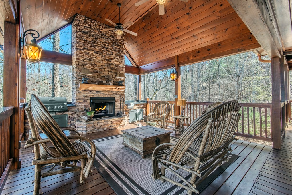 428641 Mineral Bluff Residential