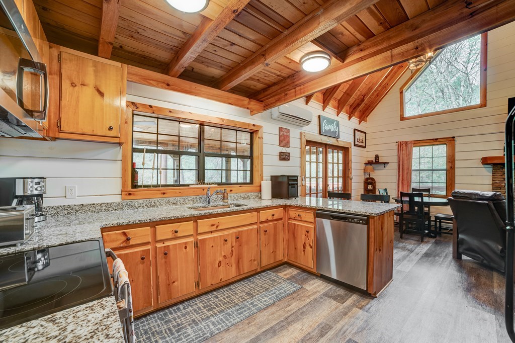 428644 Suches Residential