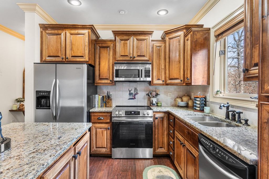 428649 Hayesville Residential