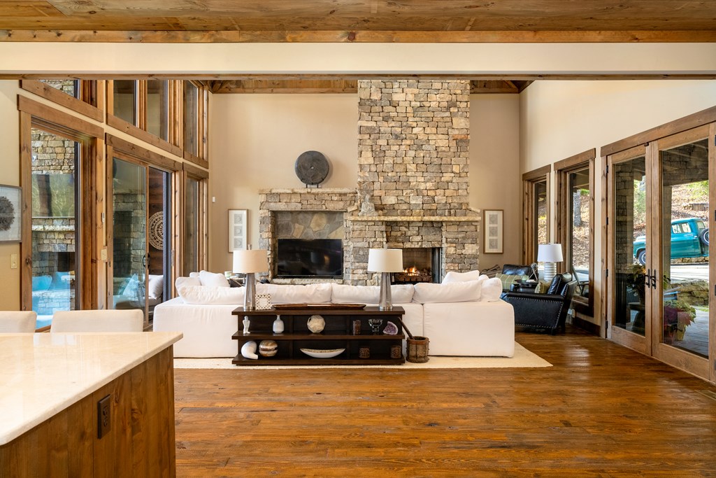 428657 Blue Ridge Residential