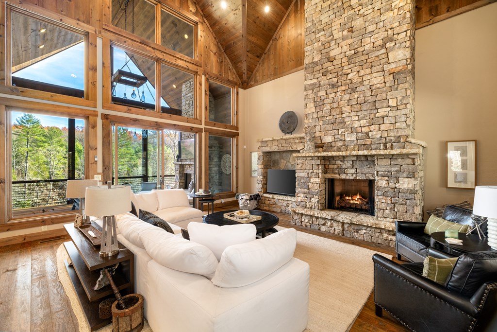 428657 Blue Ridge Residential