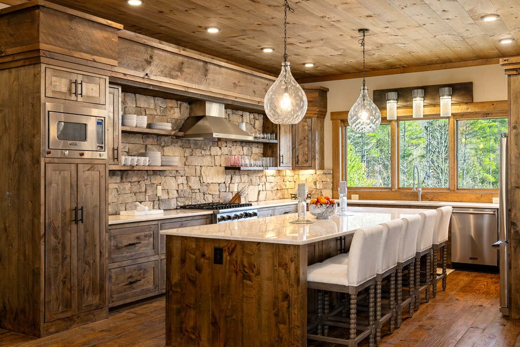 428657 Blue Ridge Residential