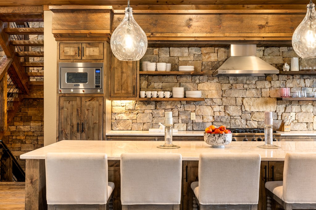 428657 Blue Ridge Residential