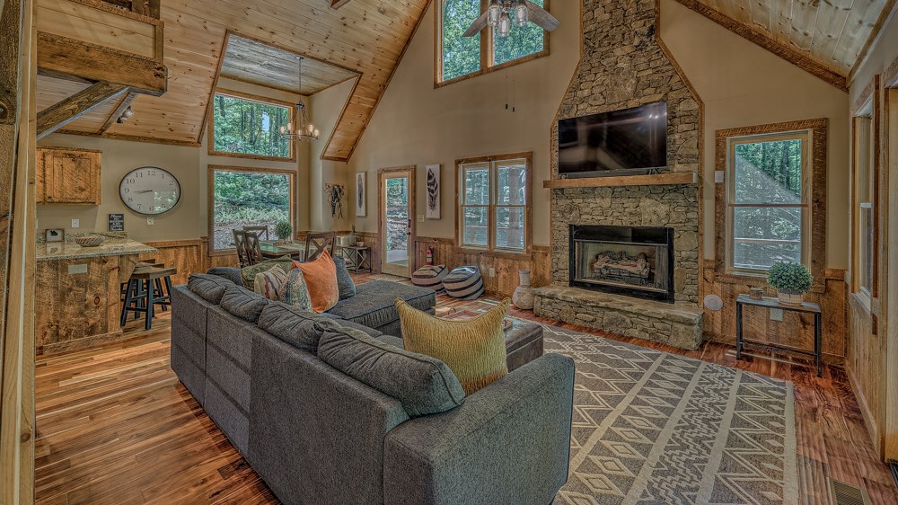 428663 Mineral Bluff Residential