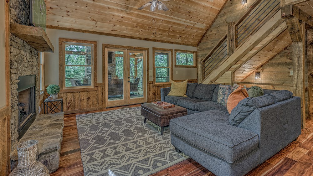 428663 Mineral Bluff Residential