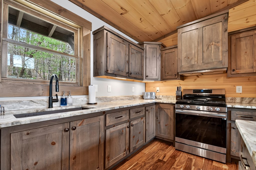 428670 Blue Ridge Residential