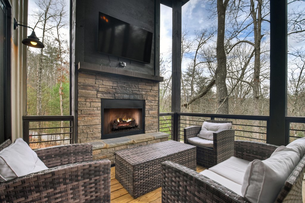 428670 Blue Ridge Residential