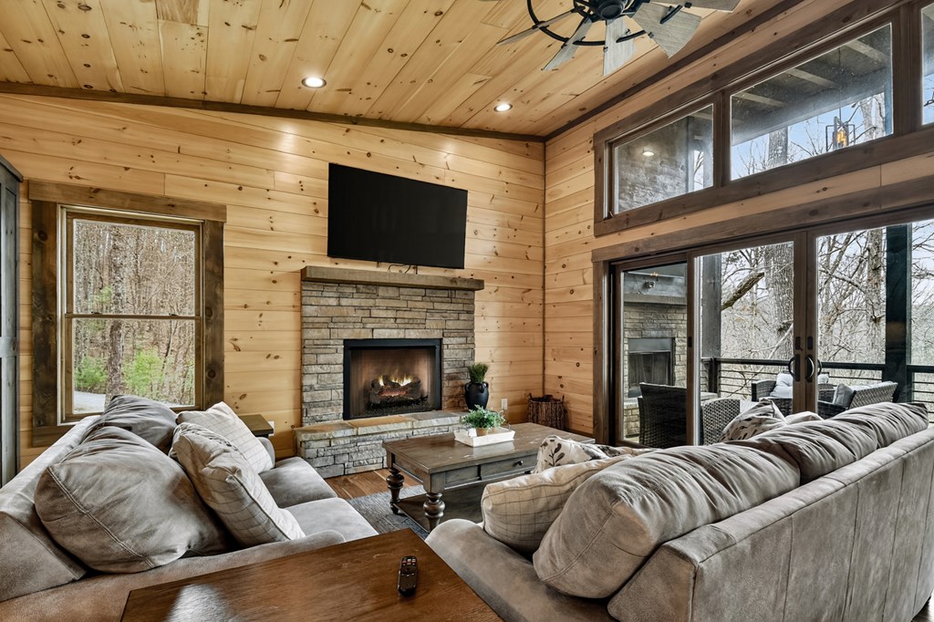 428670 Blue Ridge Residential