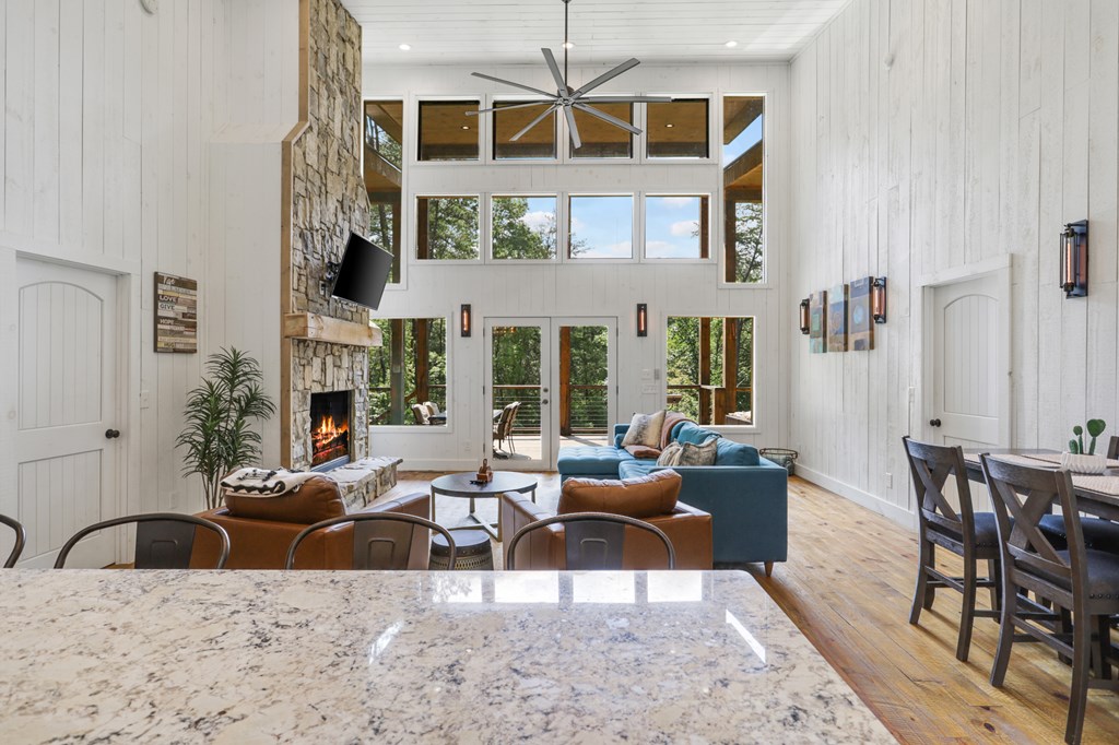 428672 Blue Ridge Residential