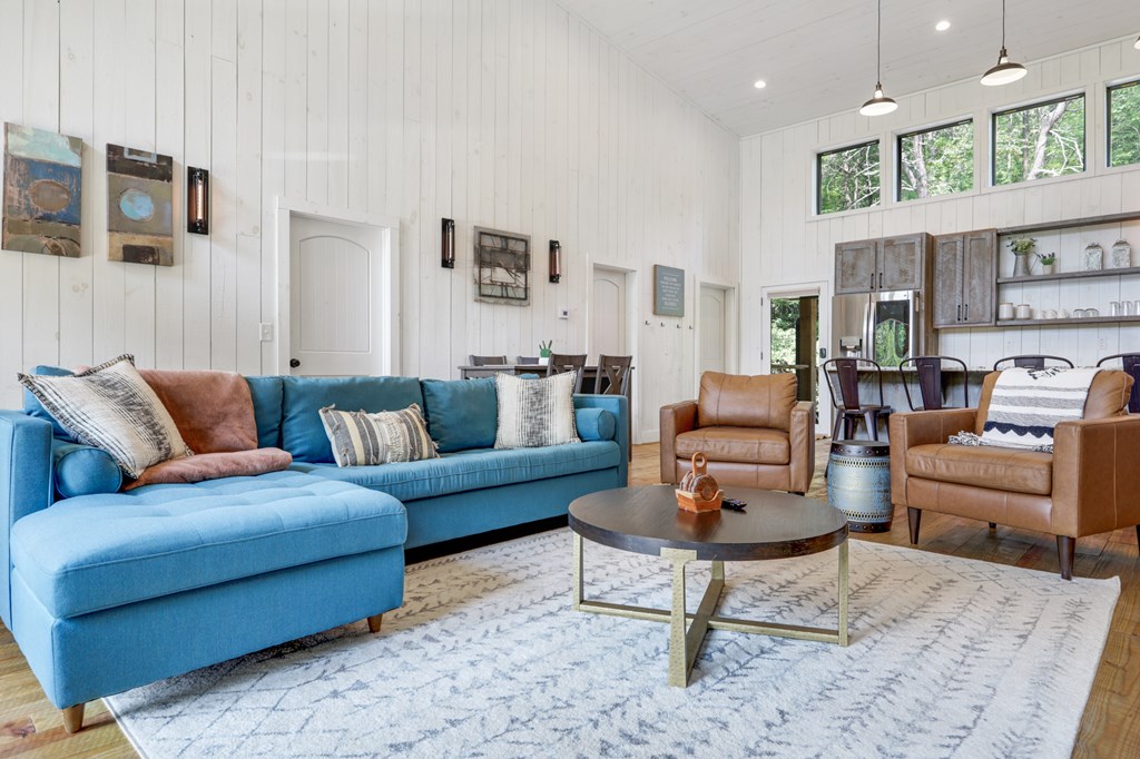 428673 Blue Ridge Residential