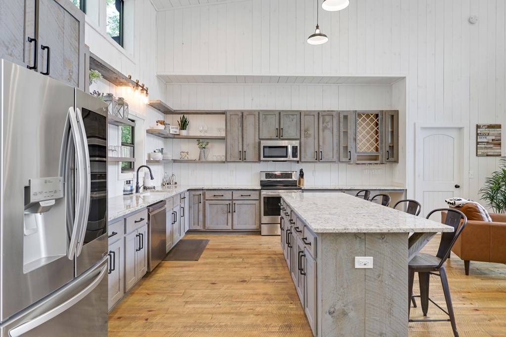 428673 Blue Ridge Residential