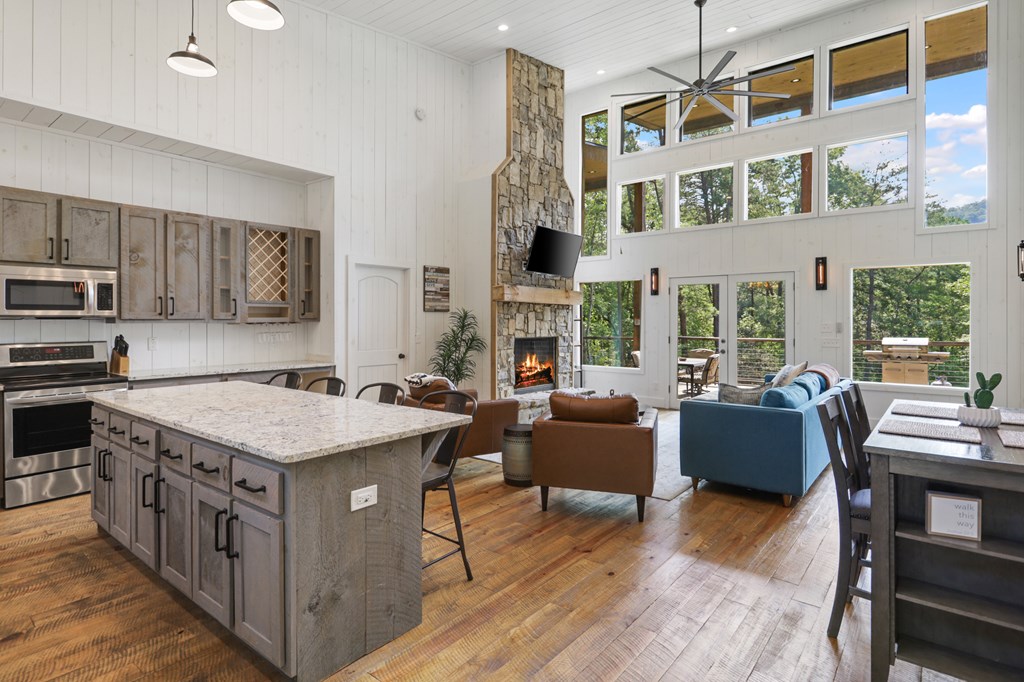 428673 Blue Ridge Residential