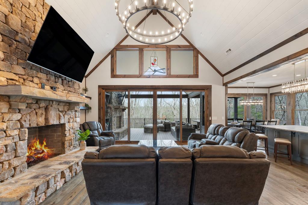 428680 Mineral Bluff Residential