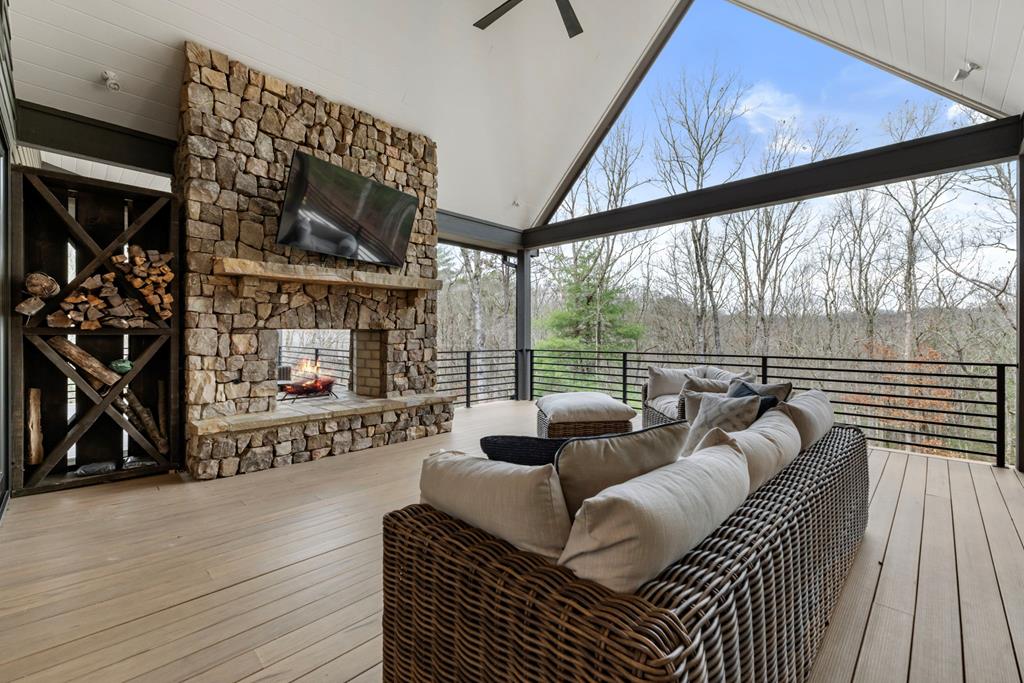 428680 Mineral Bluff Residential