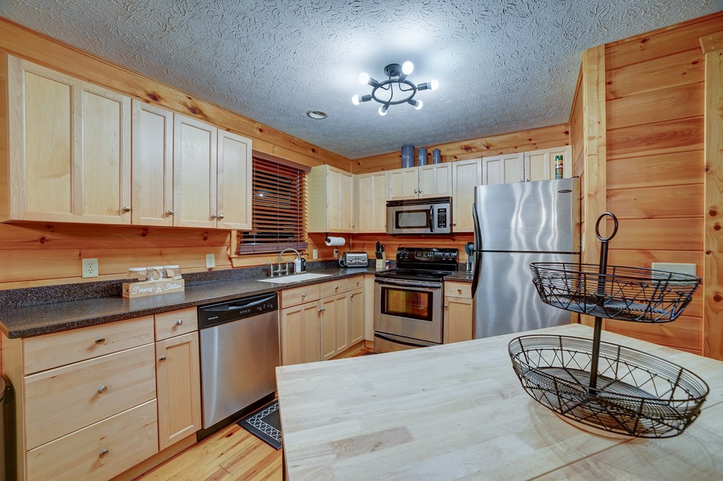 428683 Ellijay Residential