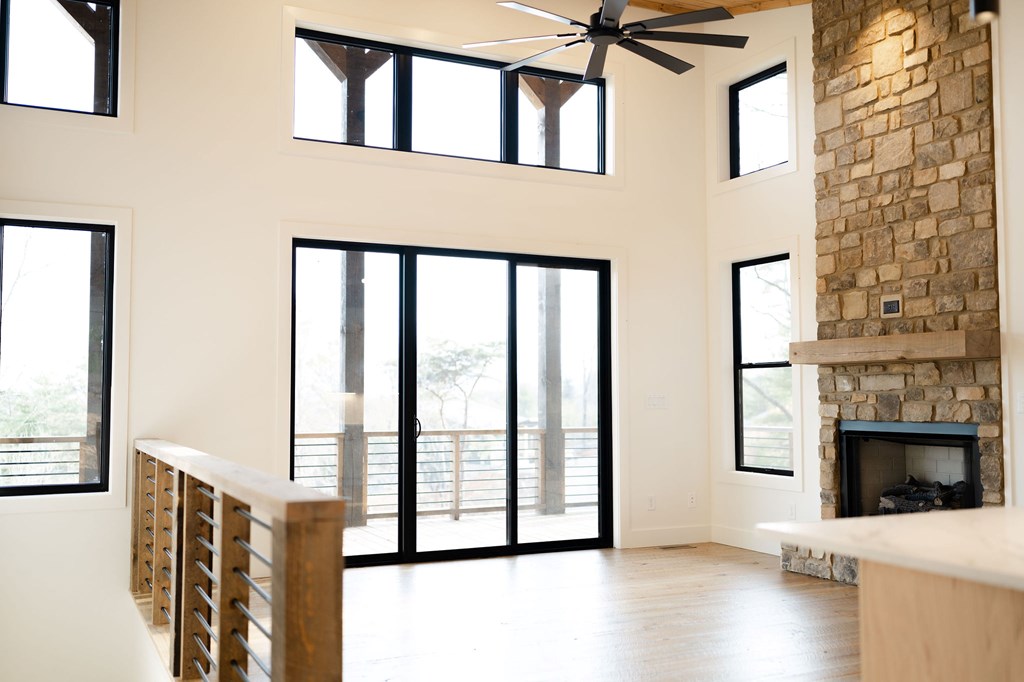 428694 Mineral Bluff Residential