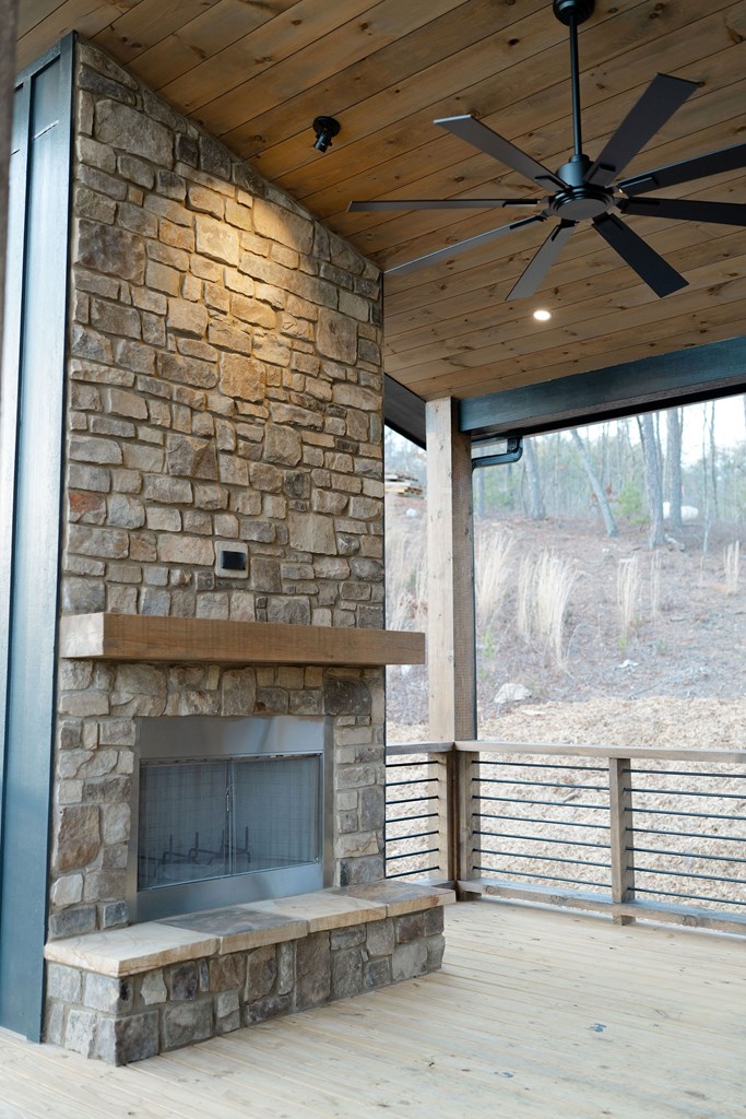 428694 Mineral Bluff Residential