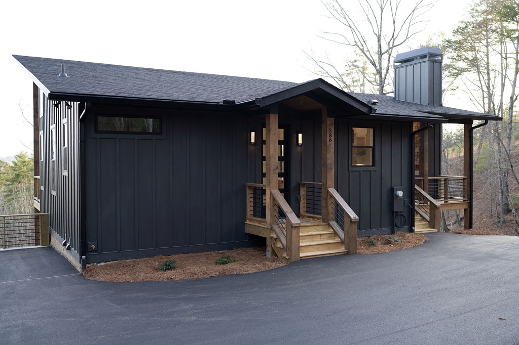 428694 Mineral Bluff Residential