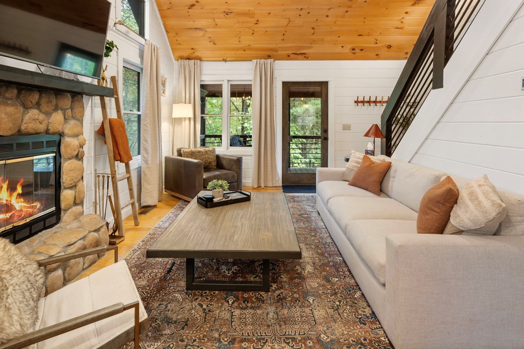 428697 Blue Ridge Residential