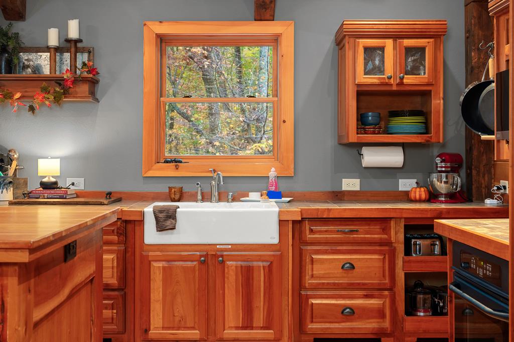 428714 Morganton Residential